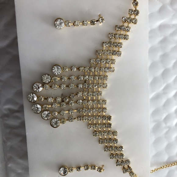 Necklace and dangling earrings - Picture 1 of 2